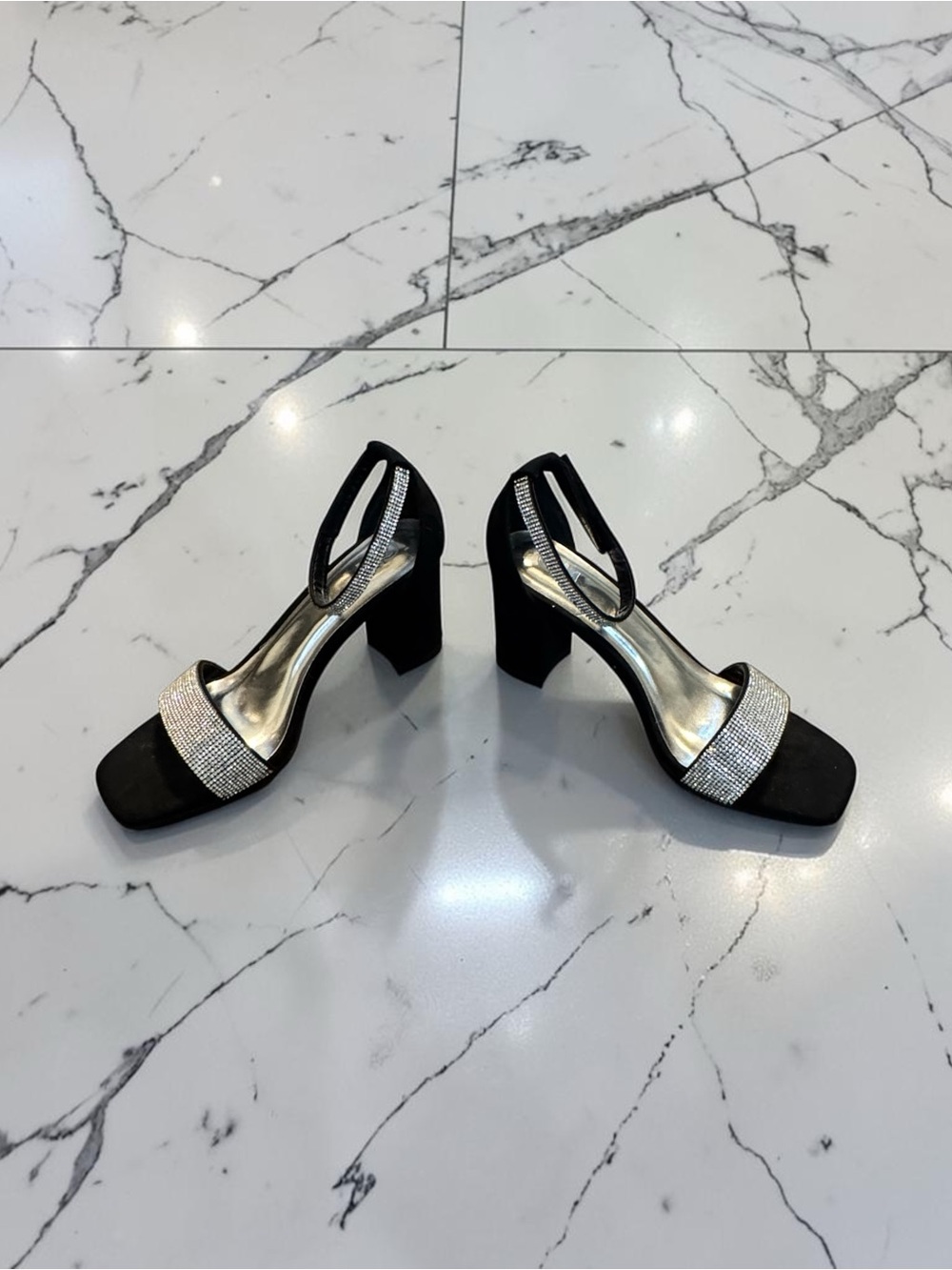 Chelsea Moreland Black Rhinestone Strappy Block Heels SZ 7‎